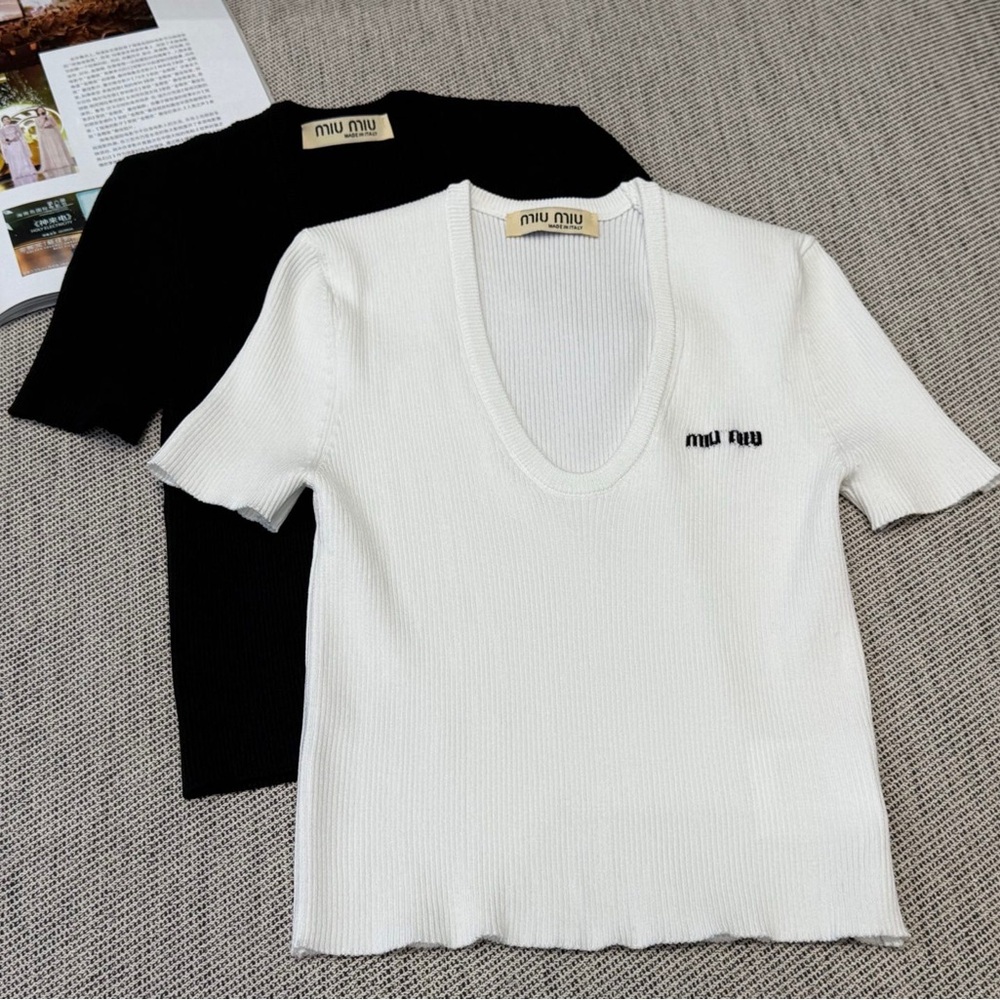 Miu Miu White Ribbed Scoop Neck Short Sleeve Tee - Picture 7 of 8